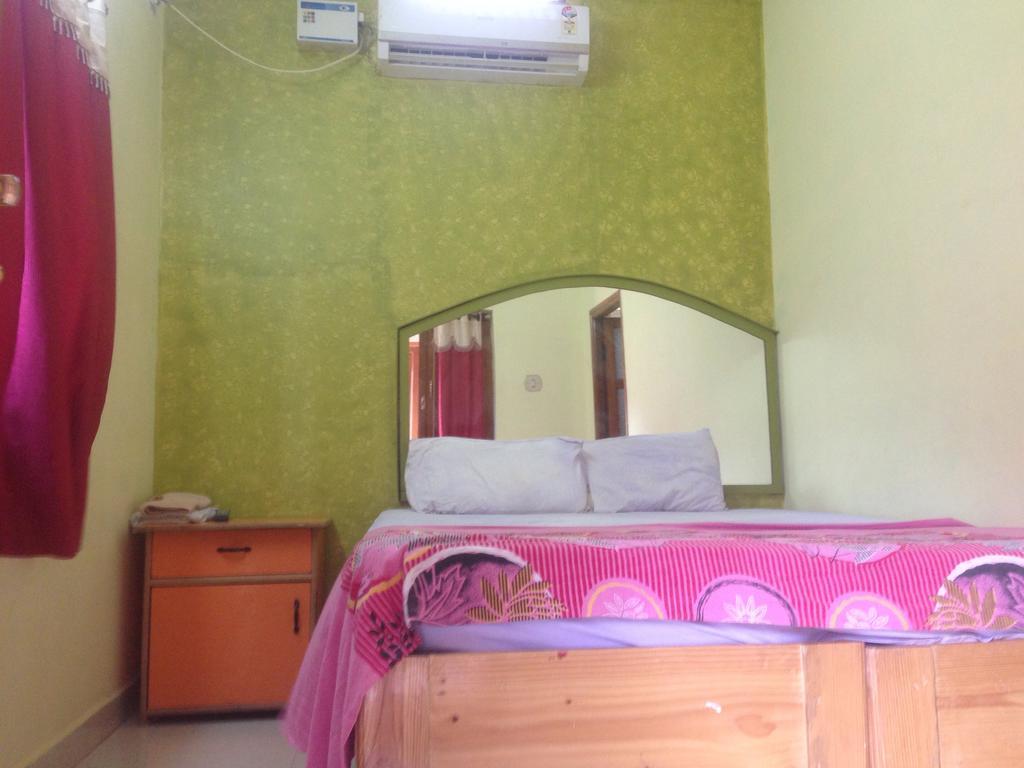Thilak Home Stay Hampi Ngoại thất bức ảnh