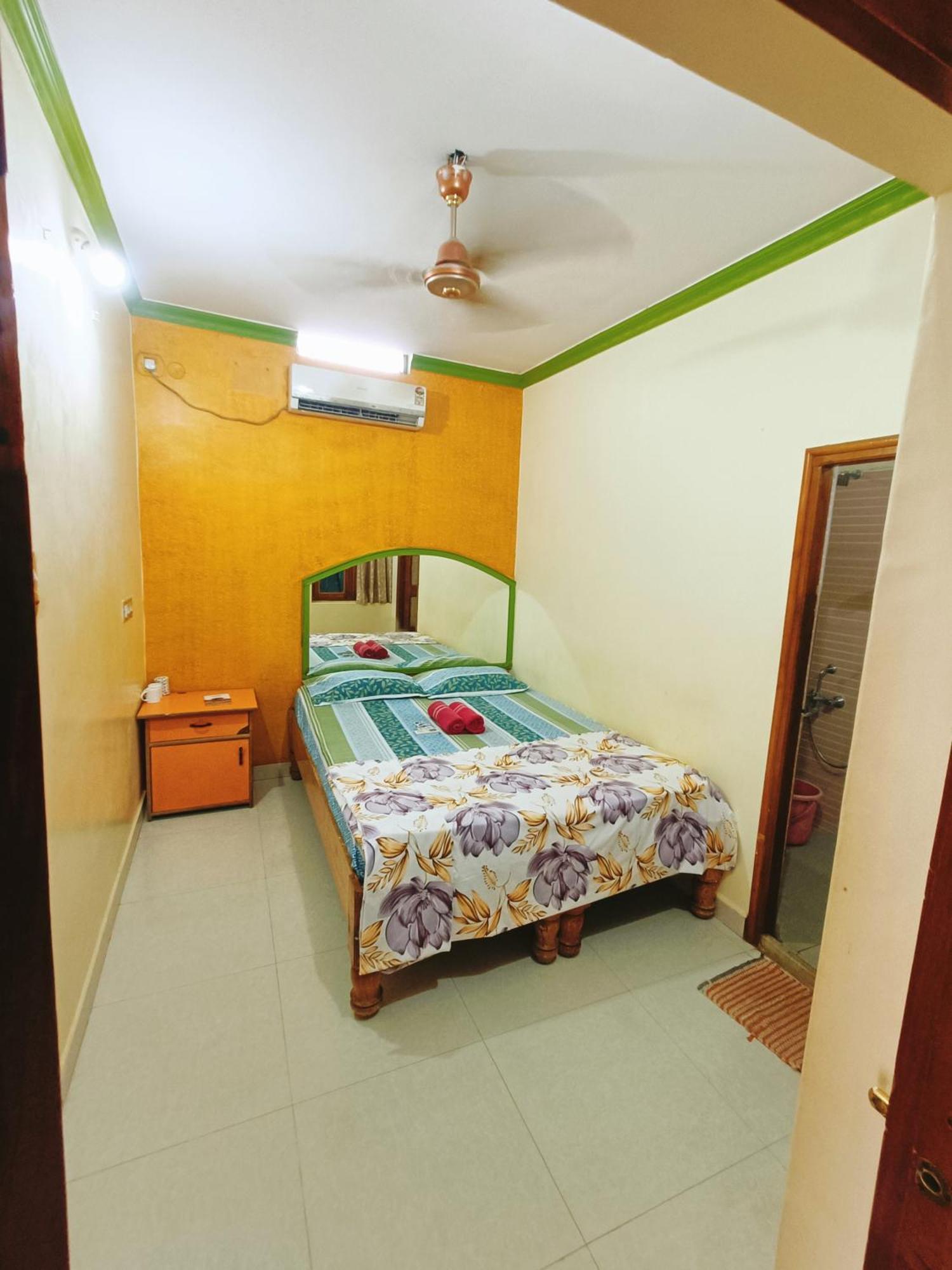Thilak Home Stay Hampi Ngoại thất bức ảnh