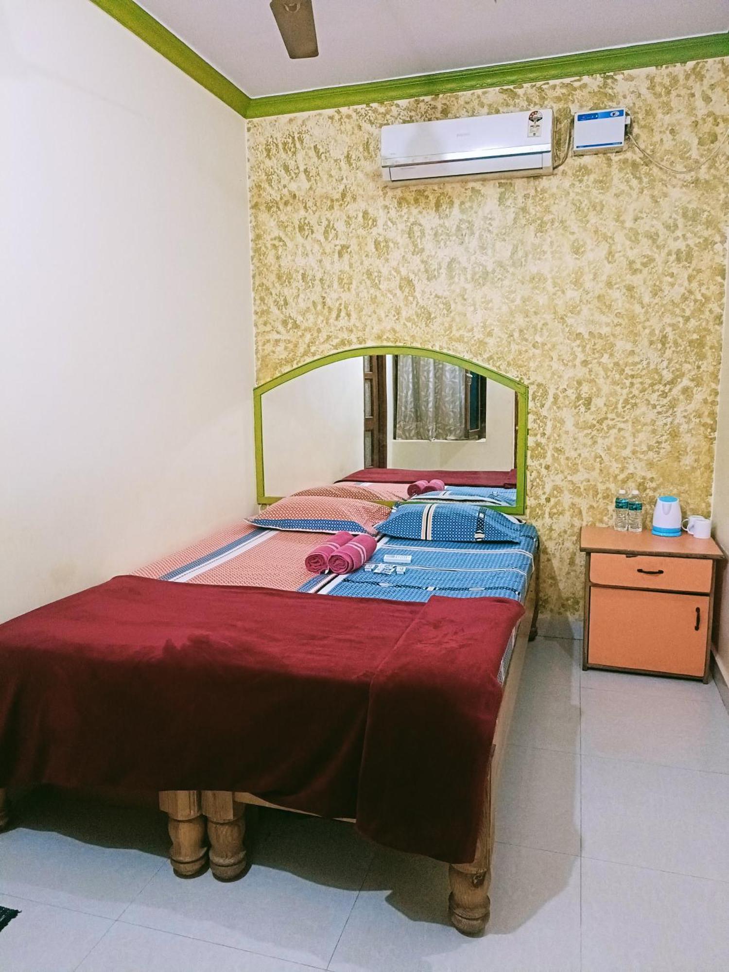 Thilak Home Stay Hampi Ngoại thất bức ảnh