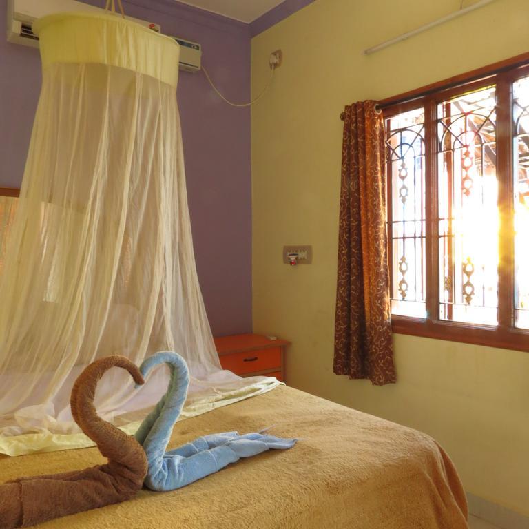 Thilak Home Stay Hampi Ngoại thất bức ảnh